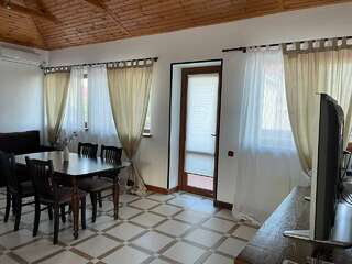 Гостиница Барселона Судак Двухкомнатный Комфорт номер-7